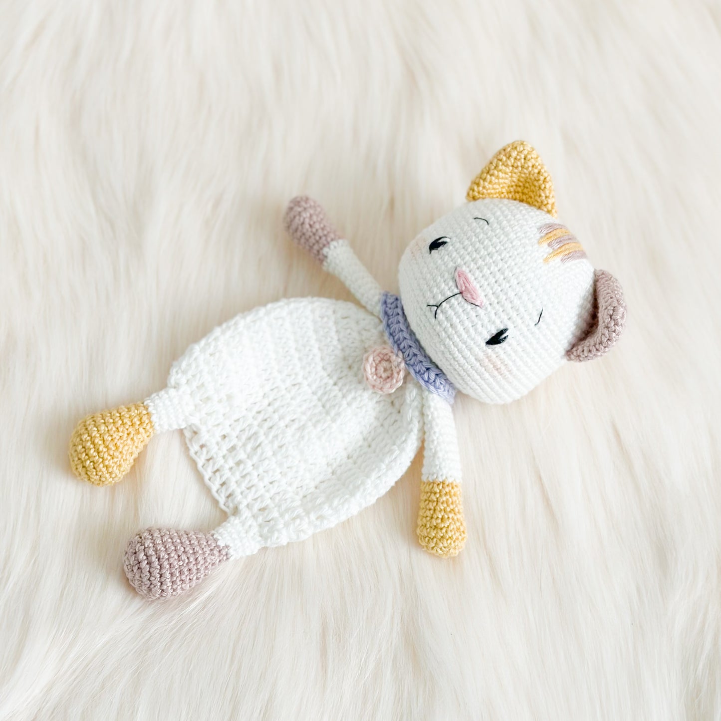 Cat Lovey Crochet Pattern
