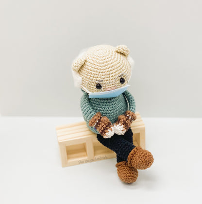 Bearnie 'Mittens' Sanders Crochet Pattern