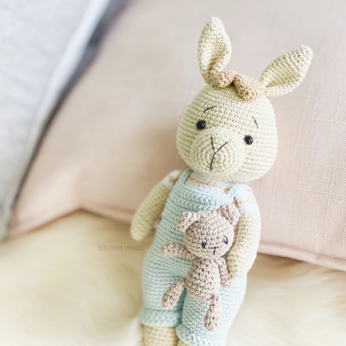 crochet llama Amigurumi toy pattern