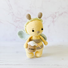 Load image into Gallery viewer, Bee &amp; Ladybug Crochet Patterns - Bundle
