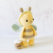 Load image into Gallery viewer, Bee &amp; Ladybug Crochet Patterns - Bundle
